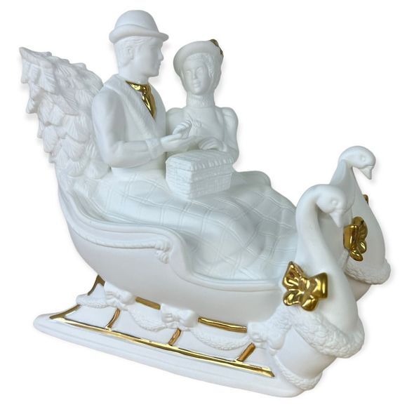 Lenox "Bringing Home The Tree" Vintage 1993 Musical Sculpture Plays O Tannenbaum - Picture 3 of 11